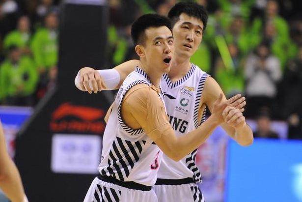 老佛爷祝贺克罗斯获德国骑士十字勋章：曾拥有过你是一种荣幸（老佛爷恭贺克罗斯荣膺德国骑士十字勋章：拥有你，我们何其有幸）