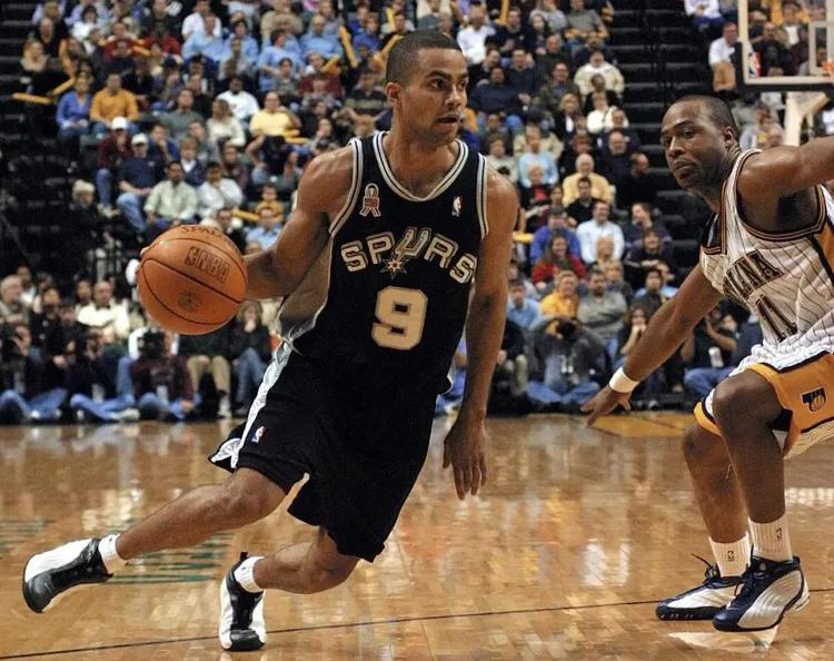 巴萨官方：埃里克-加西亚鼻骨骨折，将佩戴防护面具（巴萨官宣：埃里克-加西亚鼻骨骨折，后续将佩戴防护面具出战）