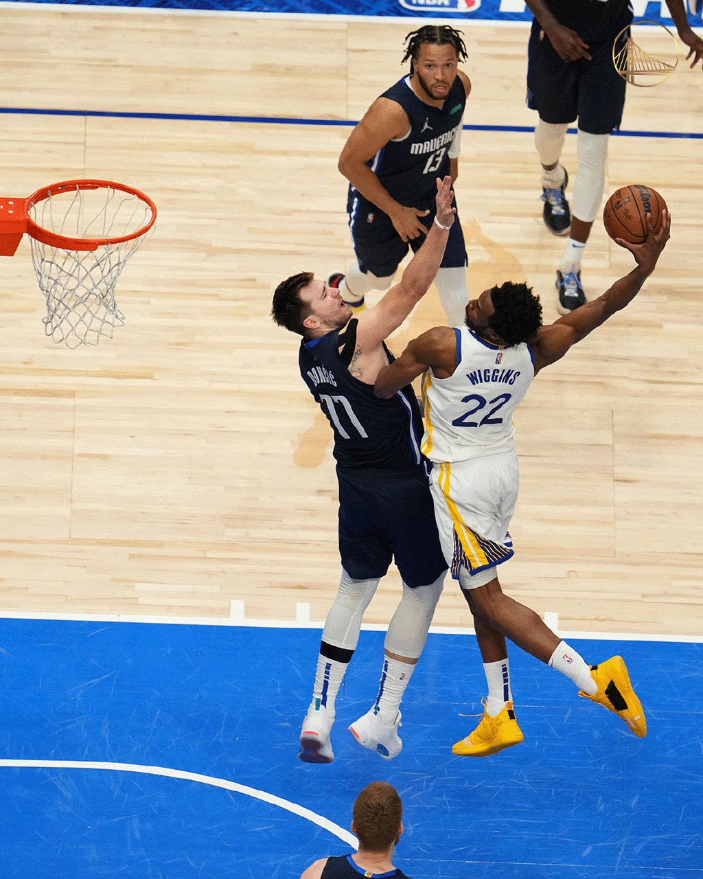 比赛中阿尔特塔挡在了波罗发界外球的路线上，双方爆发冲突（阿尔特塔干扰波罗掷界外球，双方场边爆发冲突）