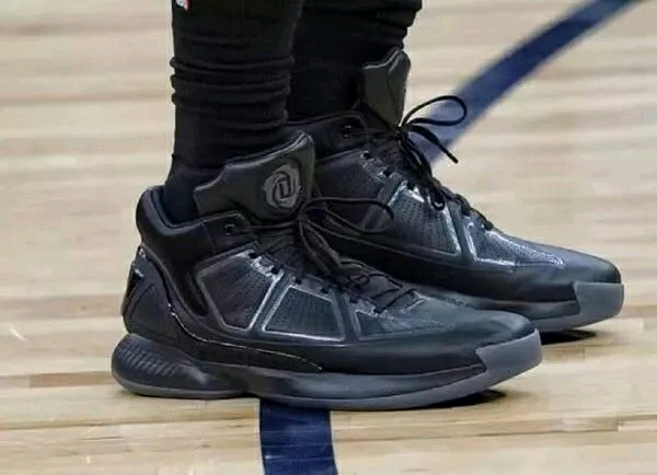 万项：首场比赛给自己打8.5分；开门红的意义相当重大（万项：首秀自评8.5分；首战告捷意义非凡）