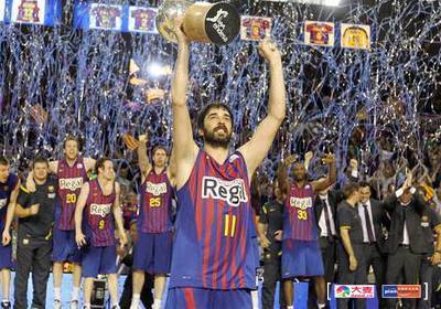 犹他爵士逆转击败篮网，豪取两连胜，马尔卡宁和乔治表现突出，篮网失误和外线投射不佳。（爵士逆转篮网取两连胜，马尔卡宁乔治闪耀，篮网失误多且外线低迷）