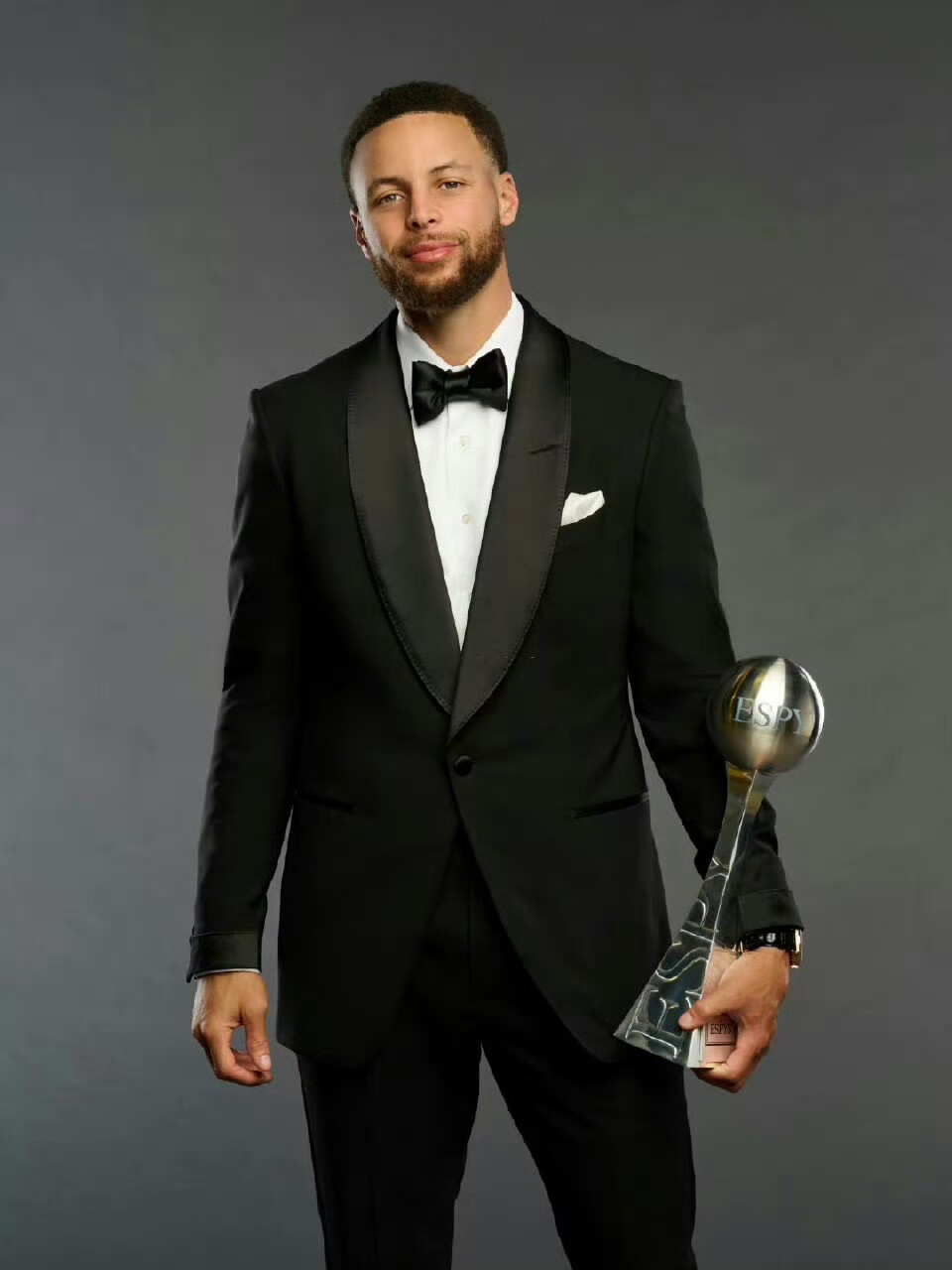 马背上的共生：马术里的优雅与默契（鞍上共舞：马术的优雅与默契）