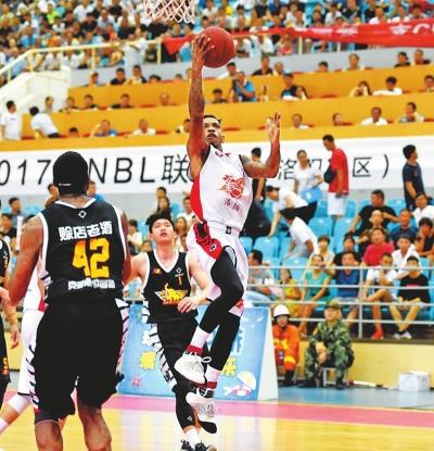 欧冠本周最佳阵容：马杜埃凯、孔德、格林伍德、卡尔在列（欧冠周最佳阵容出炉：马杜埃凯、孔德、格林伍德、卡尔入选）