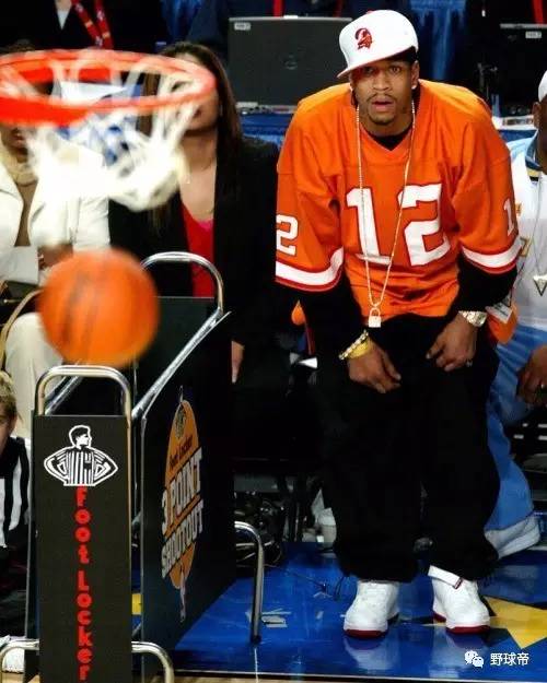 英媒：热刺领跑伊万-托尼的转会，球员愿意降低一半的薪水（英媒称热刺在伊万-托尼转会竞争中领先，球员愿降薪50%）