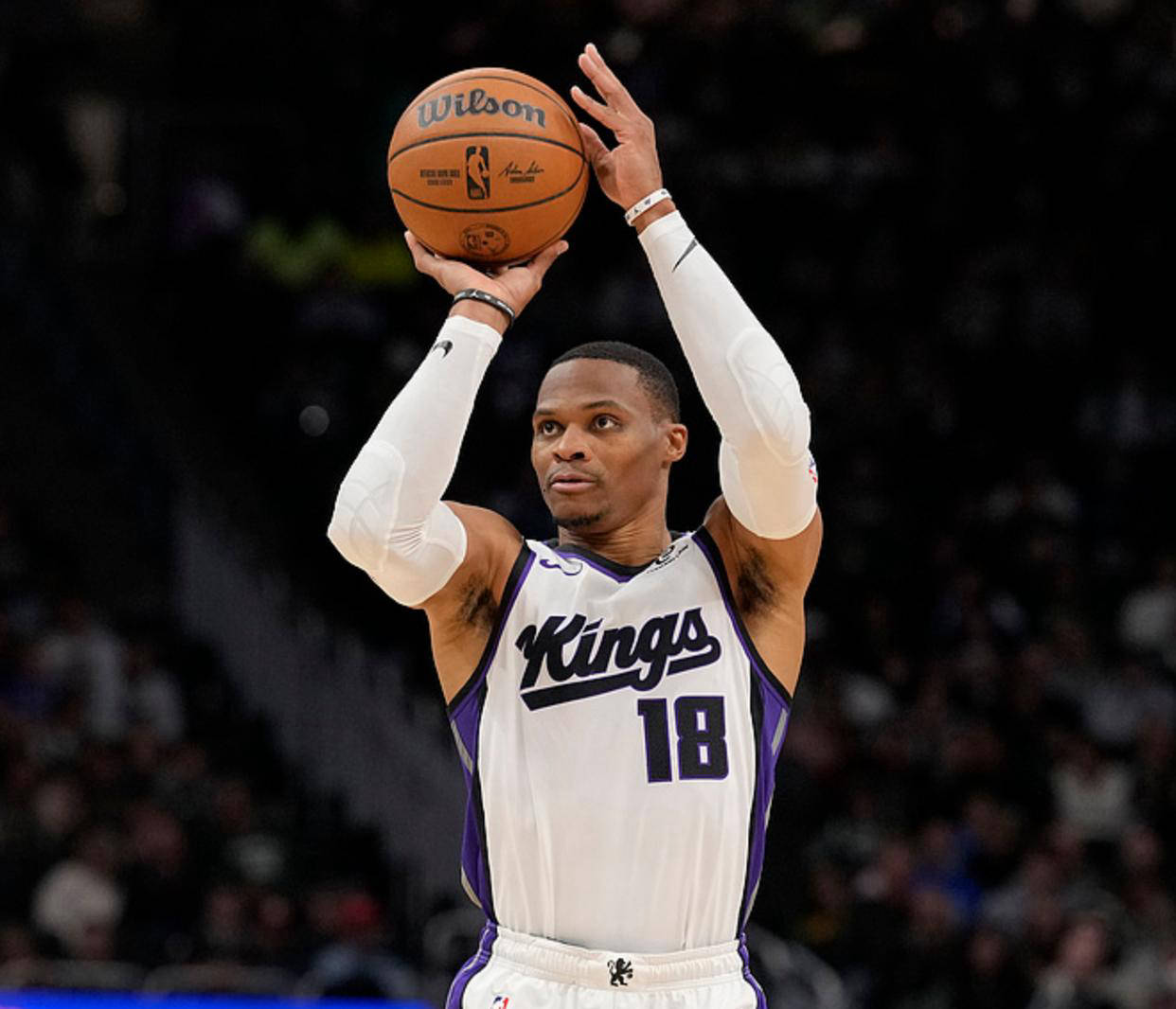 阿里纳斯谈保罗：打不动了就闭嘴，别老是讲些57年前的事（阿里纳斯炮轰保罗：打不动就少说话，别再翻57年前的旧账）